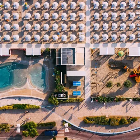 International Direttamente Sulla Sabbia