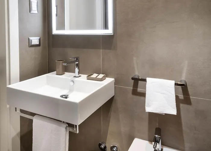 Hotell International Direttamente Sulla Sabbia 3*