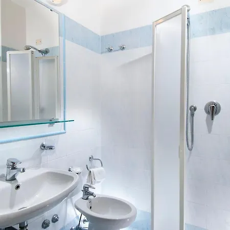 International Direttamente Sulla Sabbia Hotel 3*