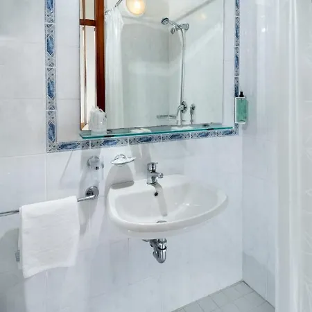 International Direttamente Sulla Sabbia Hotel 3*