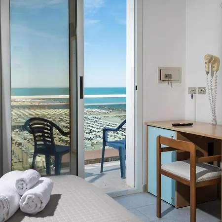 International Direttamente Sulla Sabbia Hotel 3*
