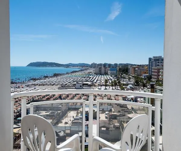 International Direttamente Sulla Sabbia ميسانو ادرياتيكو