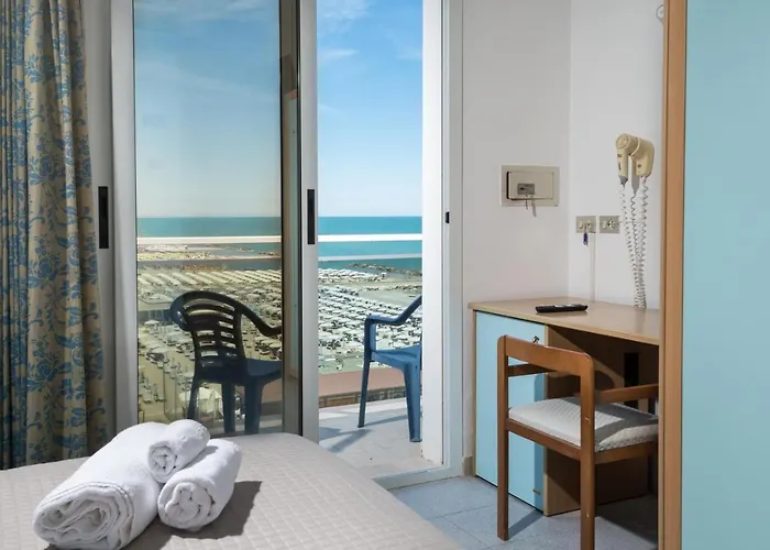 International Direttamente Sulla Sabbia Hotel 3*